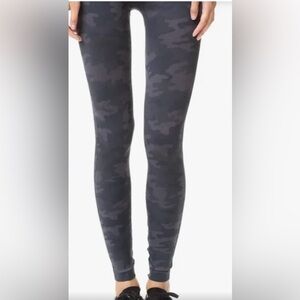 NWOT SPANX Look At ME Now Leggings